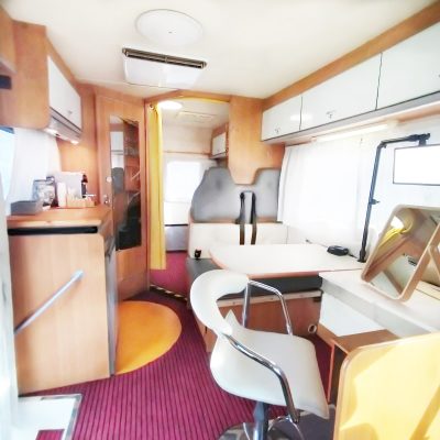 mezzo sartoria mobile per set fotografici esterni urbani